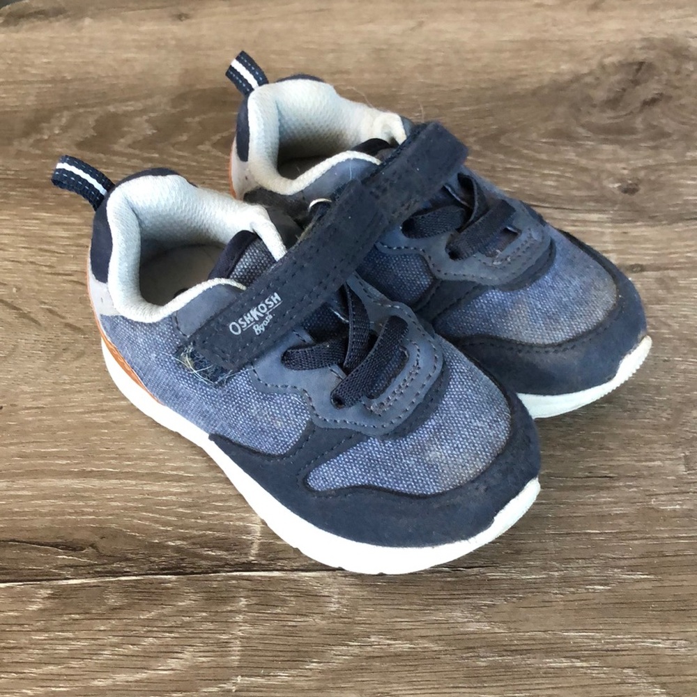OshvKosh Sneakers